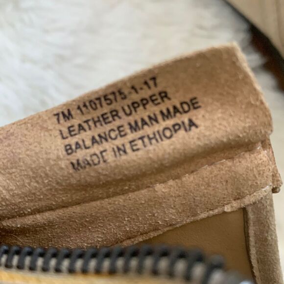 Array Portland Suede Leather Laser Cutout Ankle Boots Booties Sand Tan Sz 7 - Picture 9 of 10